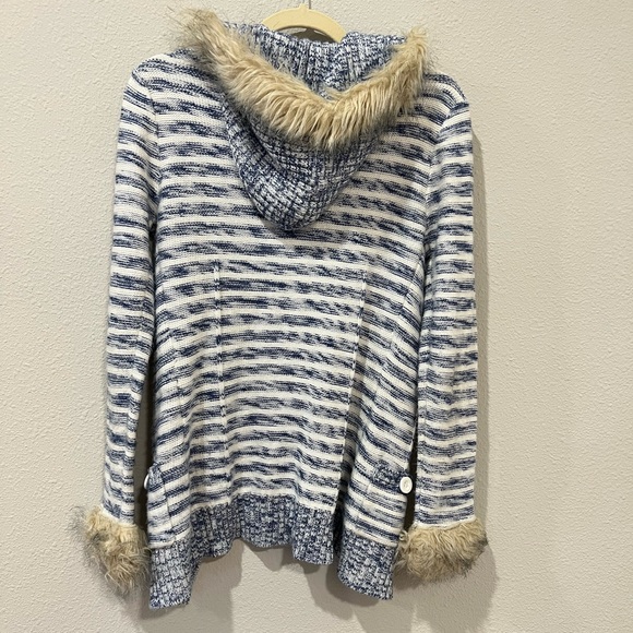 Women’s button down cable knit cardigan fur collar - Picture 7 of 10